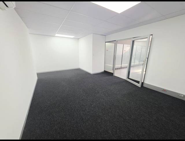 BUSINESS PROPERTY TO RENT IN LYNNWOOD GLEN